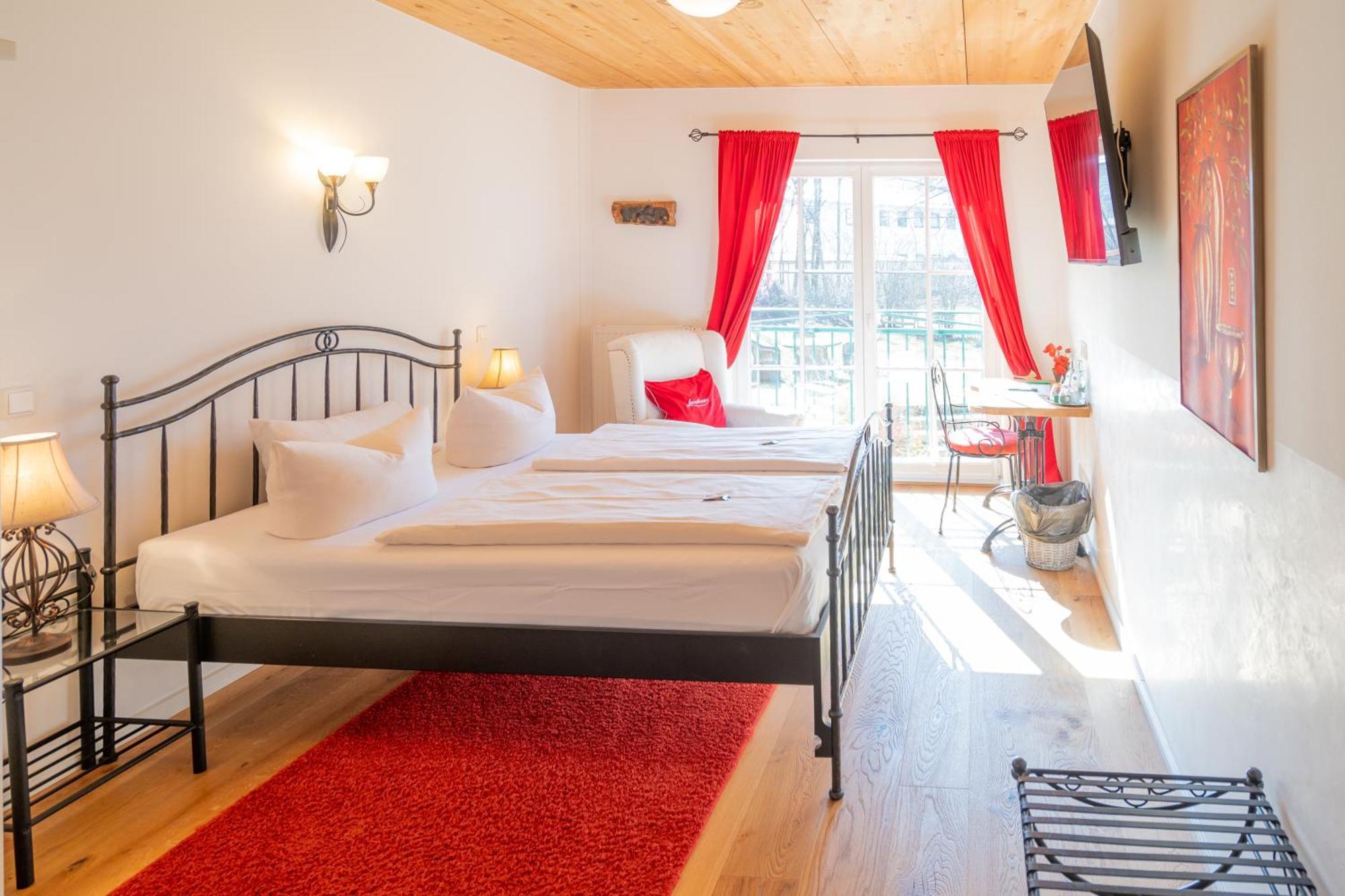 Landhaus Hotel Wolfratshausen Ngoại thất bức ảnh