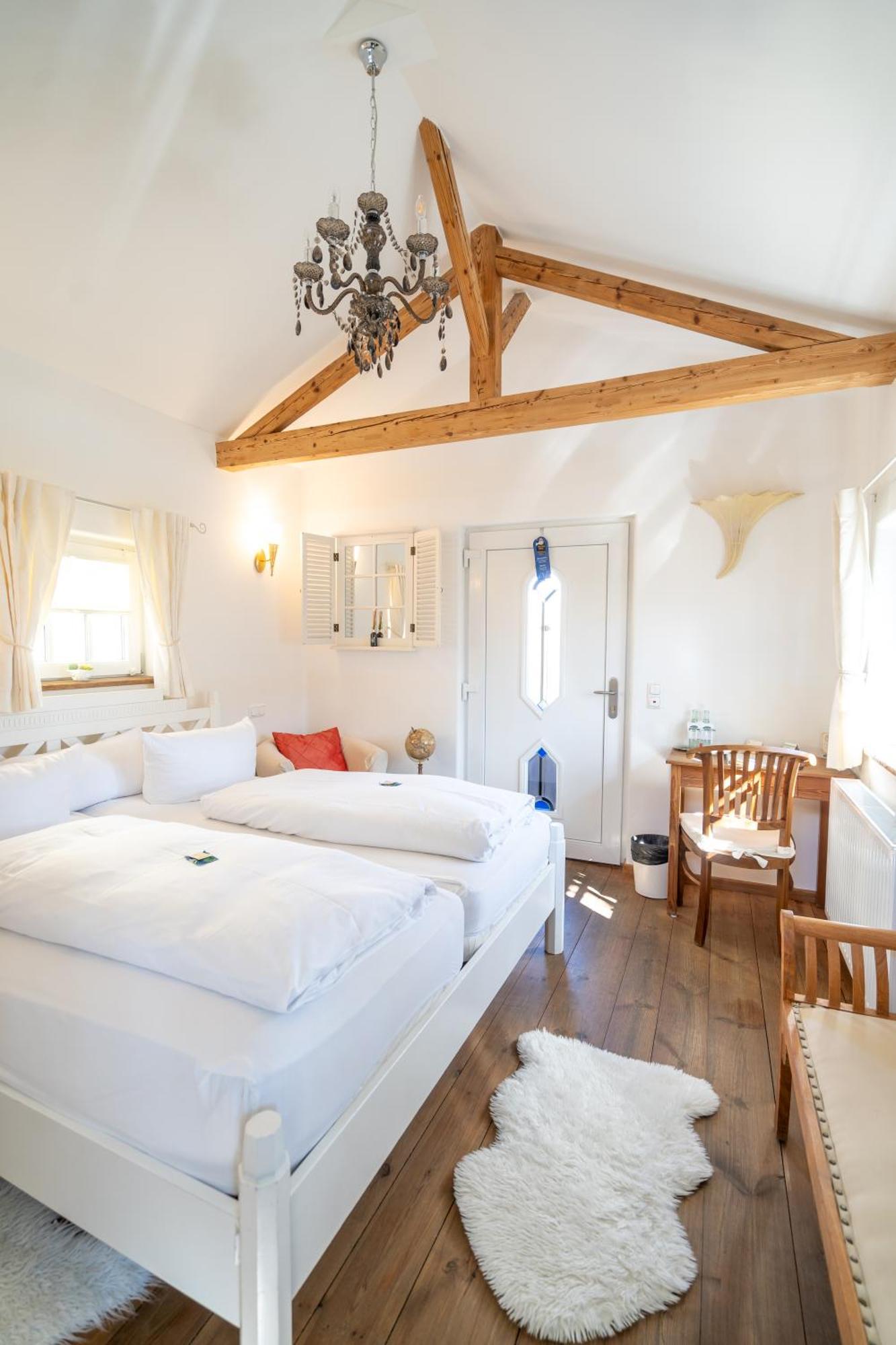 Landhaus Hotel Wolfratshausen Ngoại thất bức ảnh
