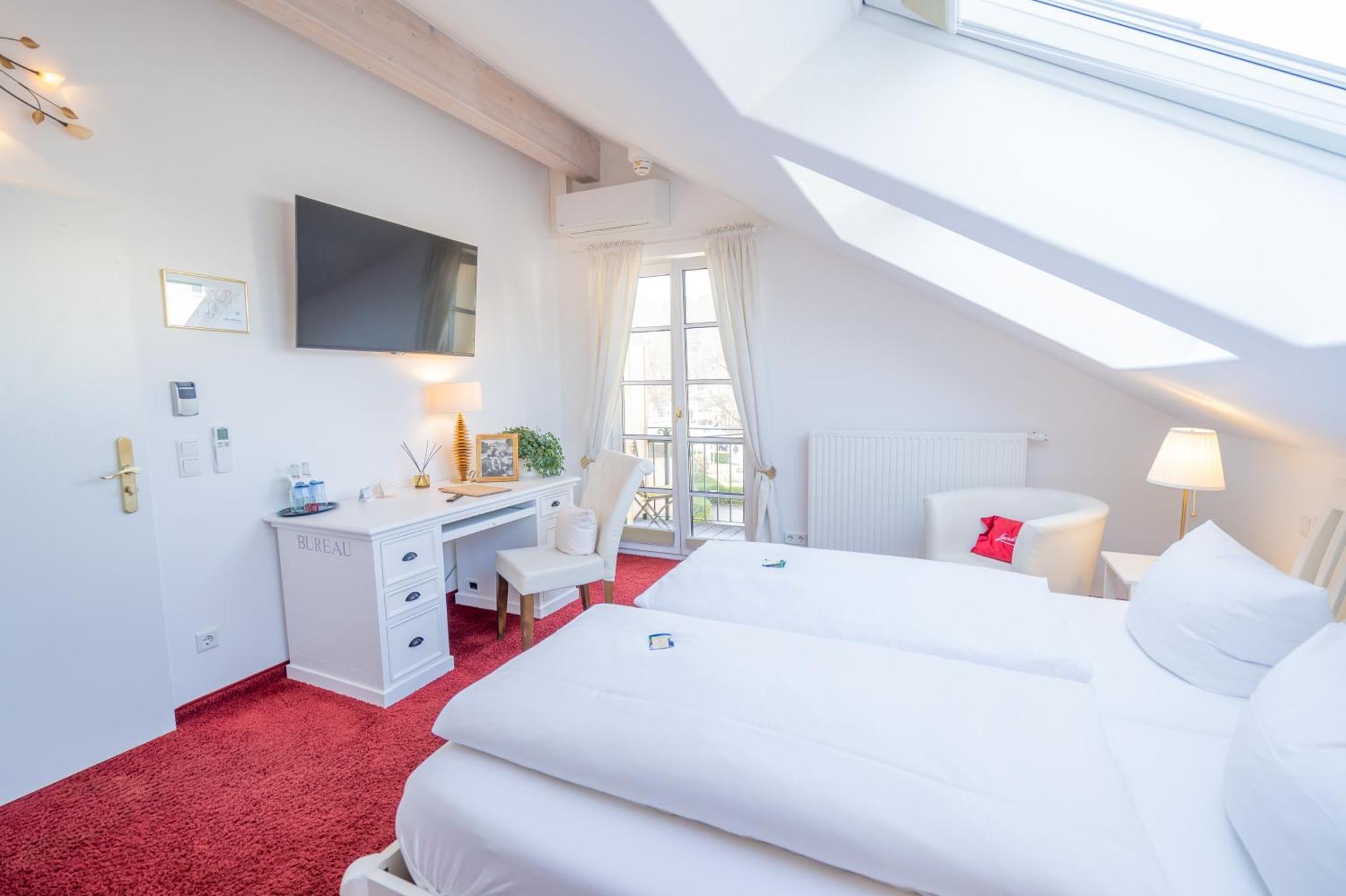 Landhaus Hotel Wolfratshausen Ngoại thất bức ảnh