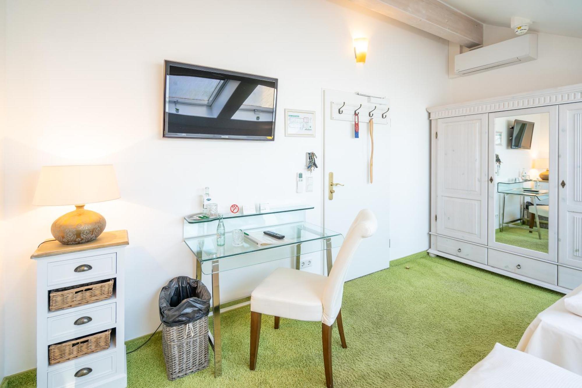 Landhaus Hotel Wolfratshausen Ngoại thất bức ảnh