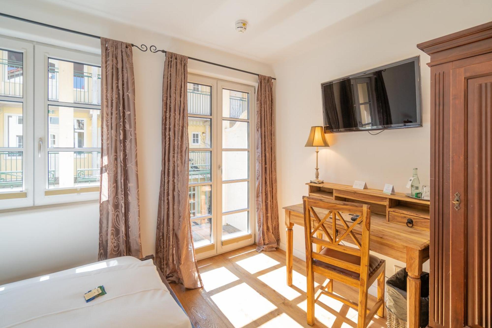 Landhaus Hotel Wolfratshausen Ngoại thất bức ảnh