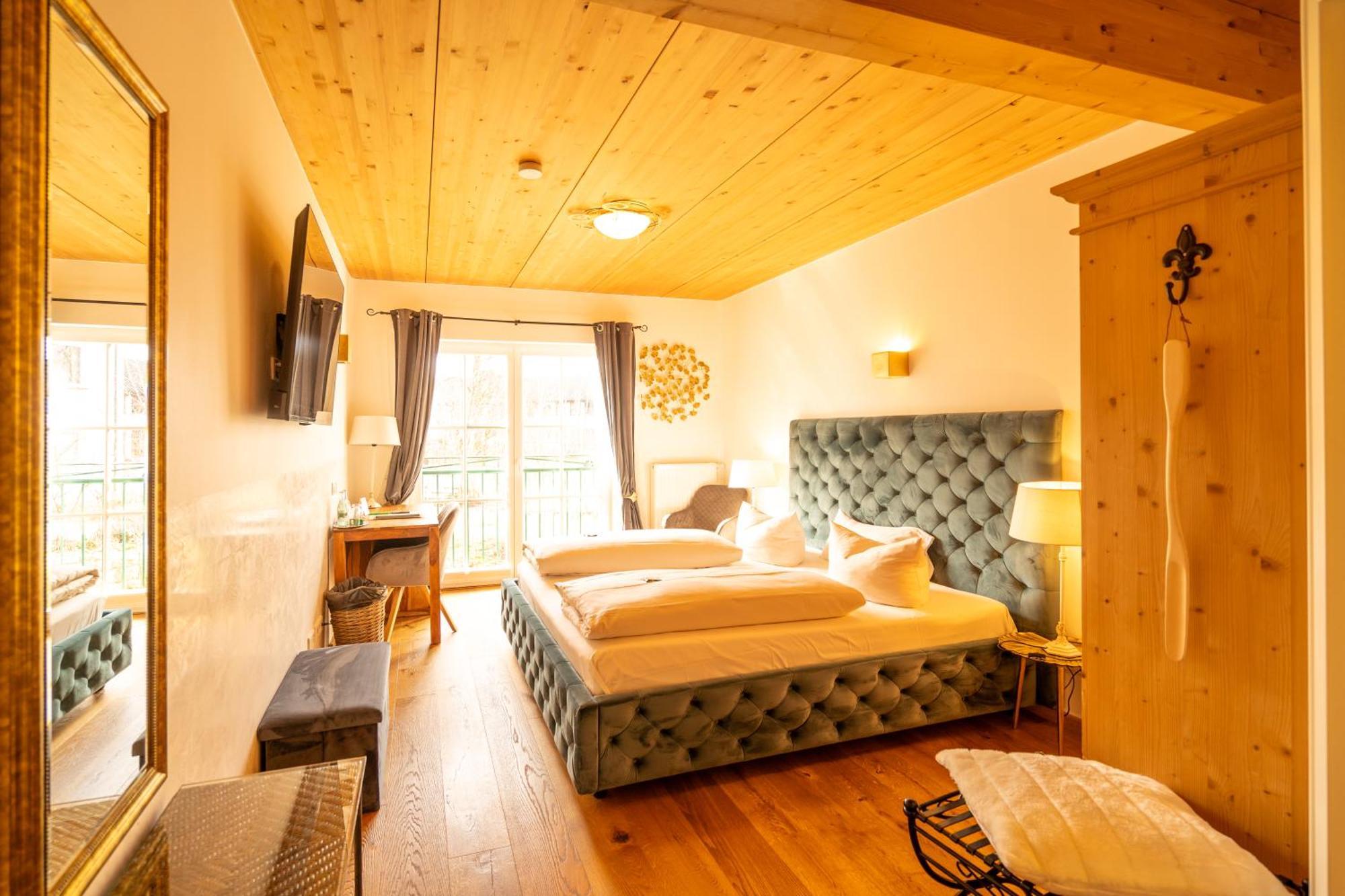 Landhaus Hotel Wolfratshausen Ngoại thất bức ảnh
