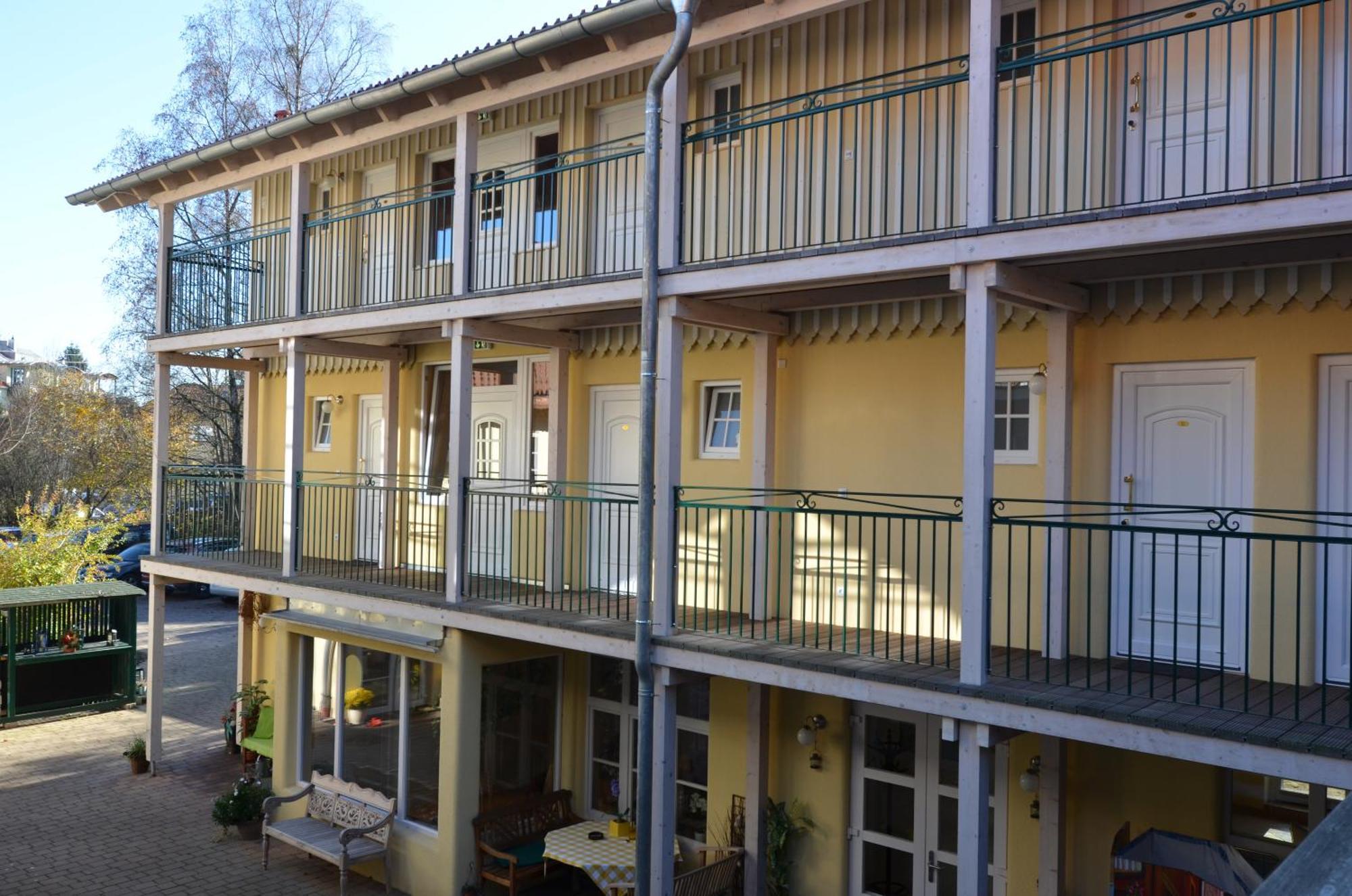 Landhaus Hotel Wolfratshausen Ngoại thất bức ảnh