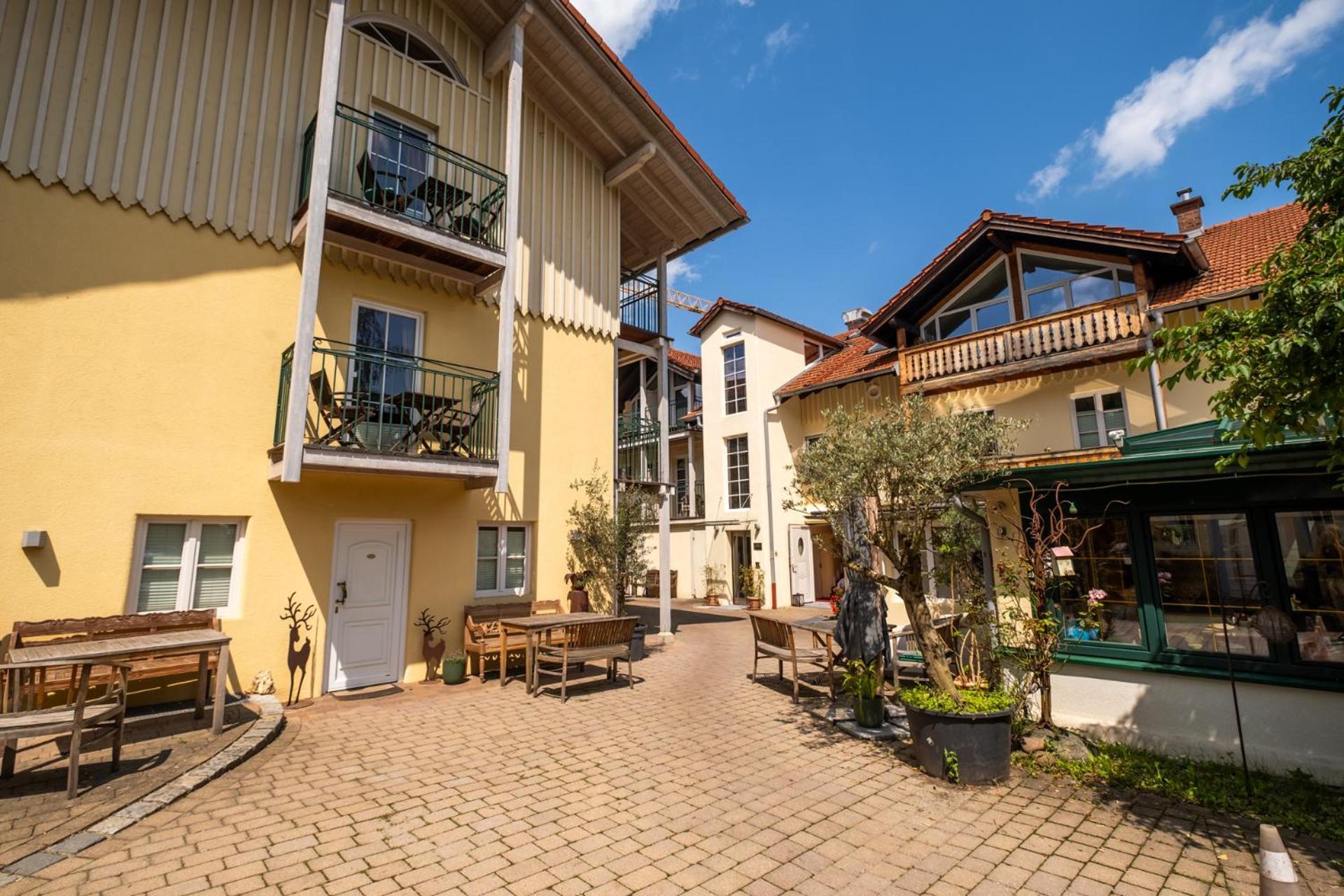 Landhaus Hotel Wolfratshausen Ngoại thất bức ảnh