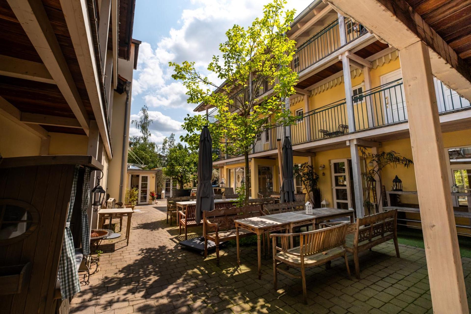 Landhaus Hotel Wolfratshausen Ngoại thất bức ảnh