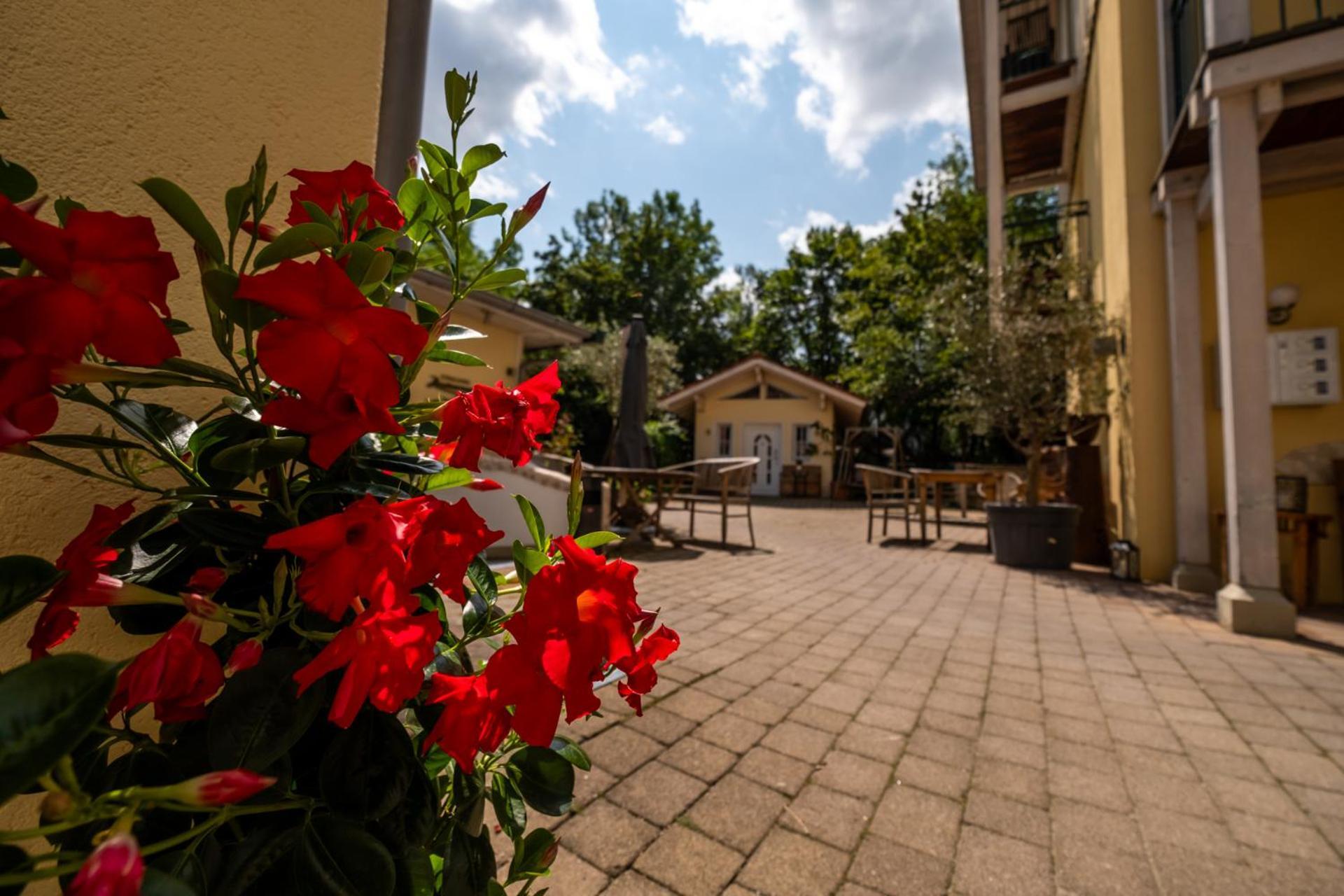Landhaus Hotel Wolfratshausen Ngoại thất bức ảnh